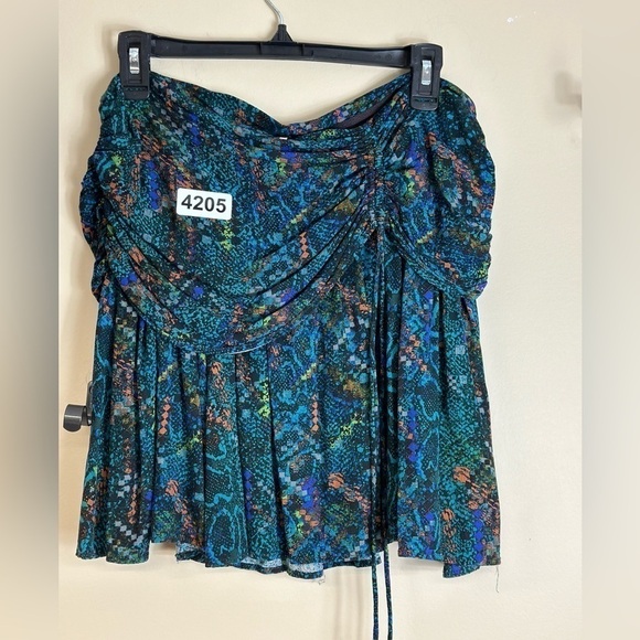 Free people skirt 16” w with stretch 18” length  preowned  size 8 - Picture 1 of 5